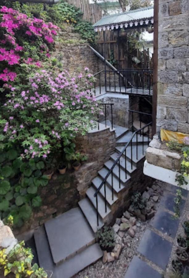 The English Cottage Darjeeling Νταρτζίλινγκ Εξωτερικό φωτογραφία